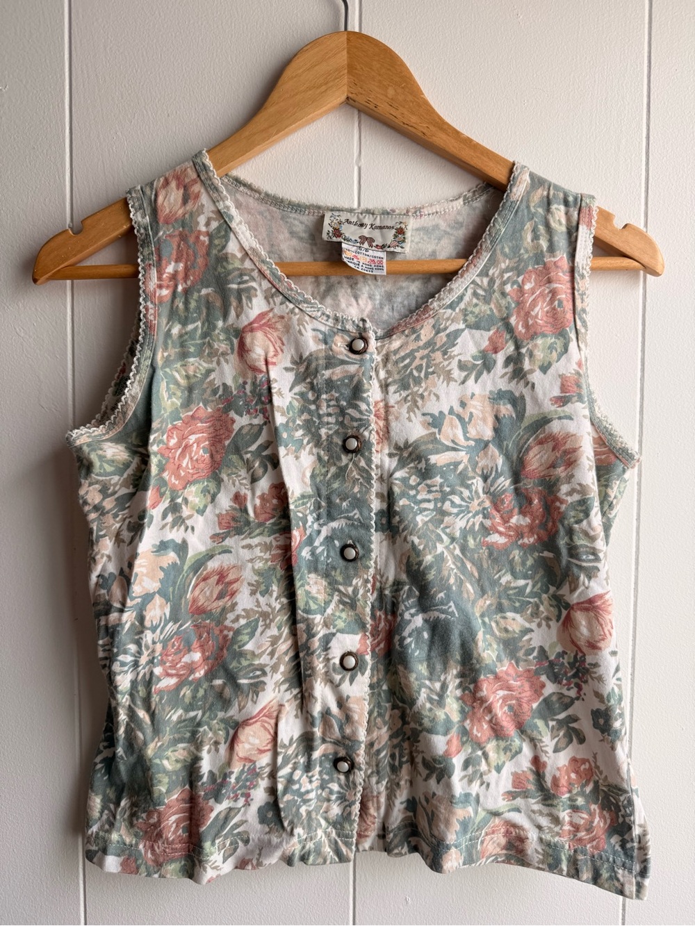 Vintage Sleeveless Floral Button-Front Top in Dusty Rose & Sage